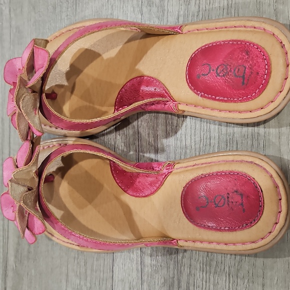 b.o.c. Pink Floral Sandals with Decorative Flower size 7 - Picture 4 of 10